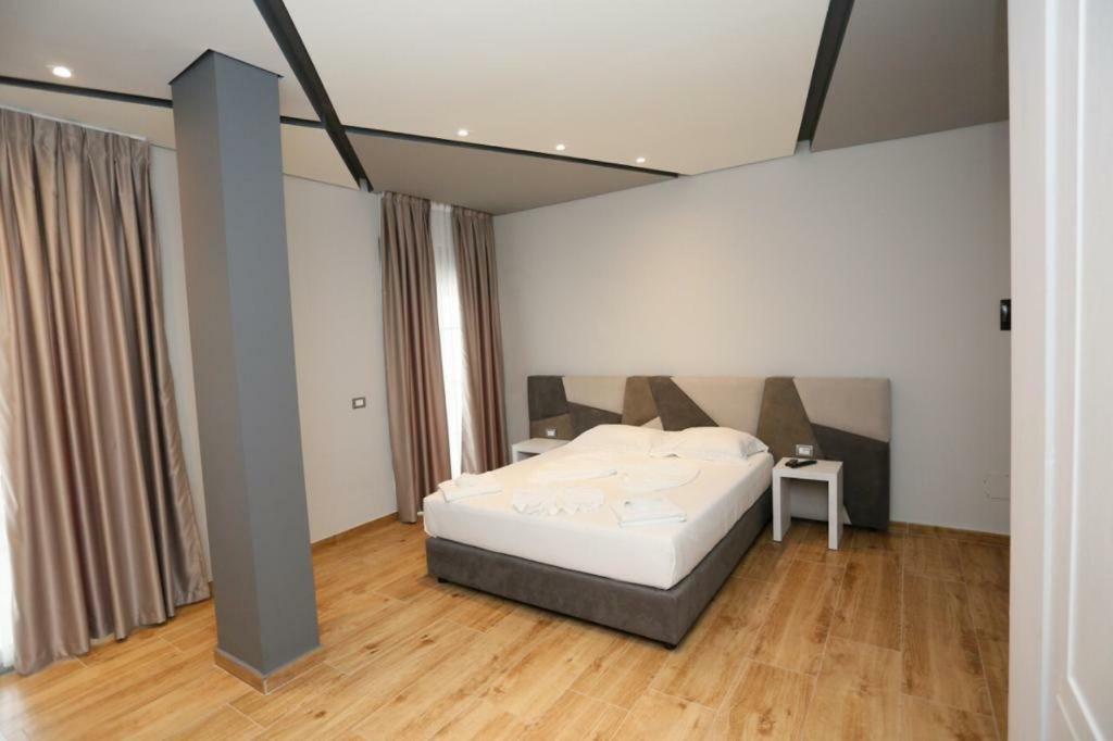 Lubjana Hotel Драч Екстериор снимка