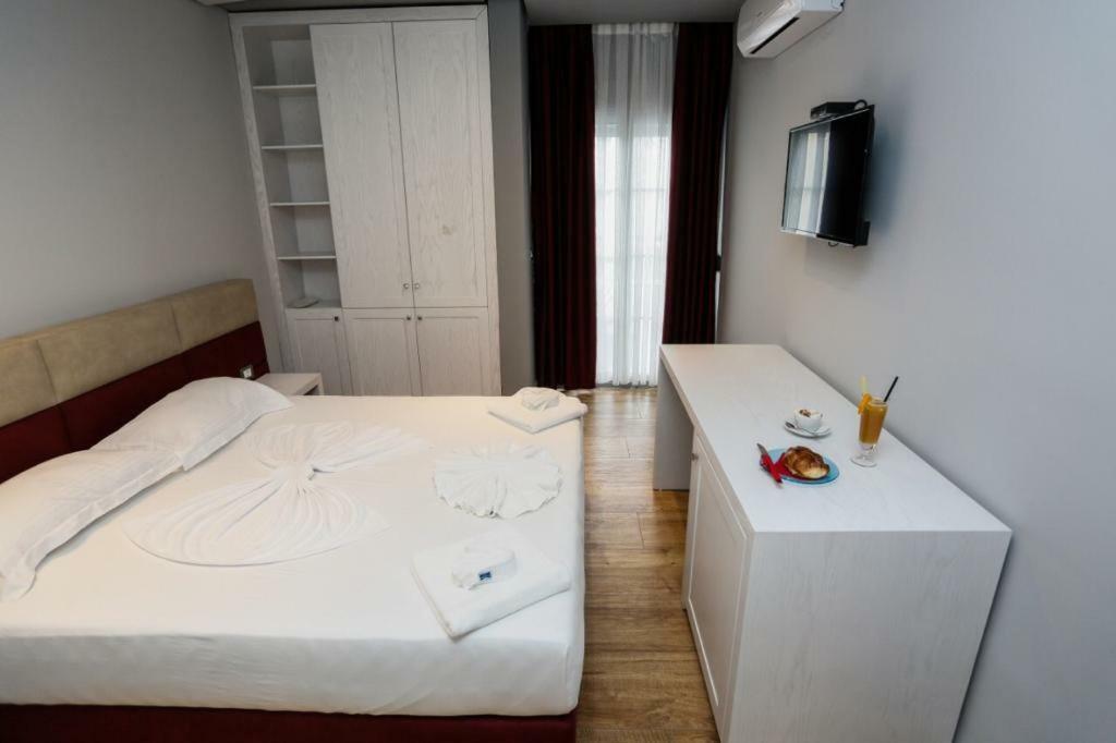 Lubjana Hotel Драч Екстериор снимка